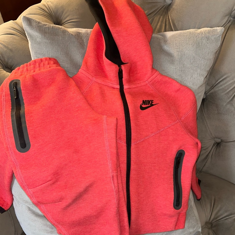 Kids Nike Tech (Toddler Size 3t)